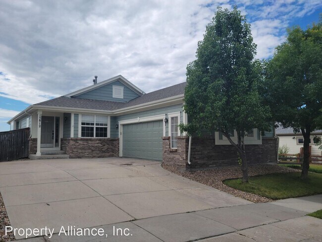 Foto del edificio - 3 br, 2 bath House - 15812 E. 107th Avenue
