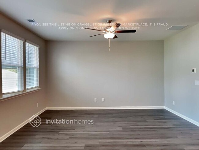 Foto del edificio - 198 Webster Cir