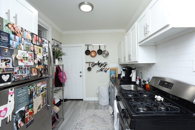 Foto del edificio - 644 W Roscoe St