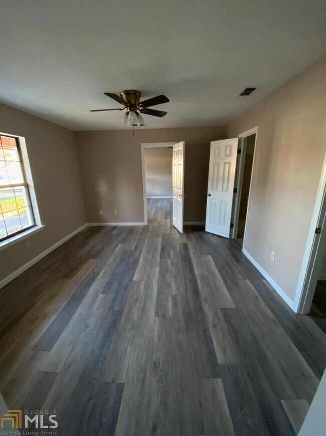 Foto del edificio - 106 Meadow Ct