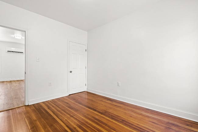 Building Photo - 5 Siegel St