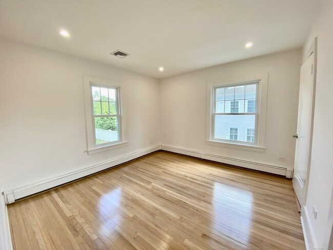 Foto del edificio - 40 E Maple St