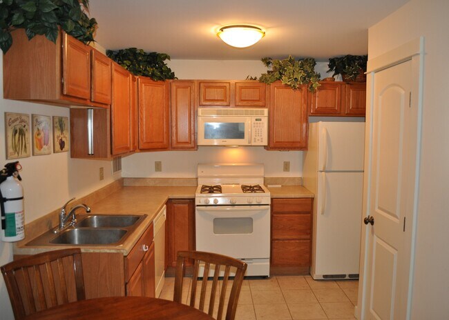 Building Photo - 112 Highland Pl