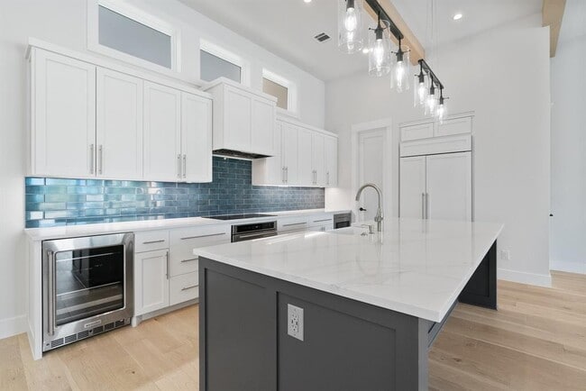 Building Photo - 13316 Galleria Cir