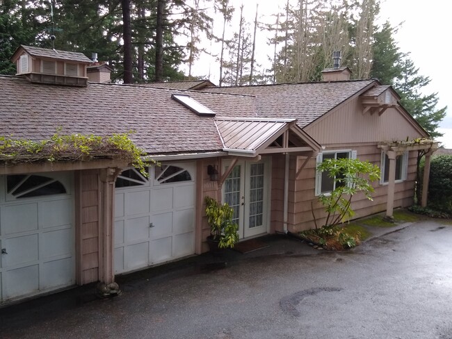 0ne car carport, storage , laundry - 16597 Olympic View Rd NW