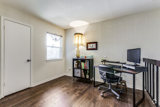 Building Photo - 14800 Enterprise Dr