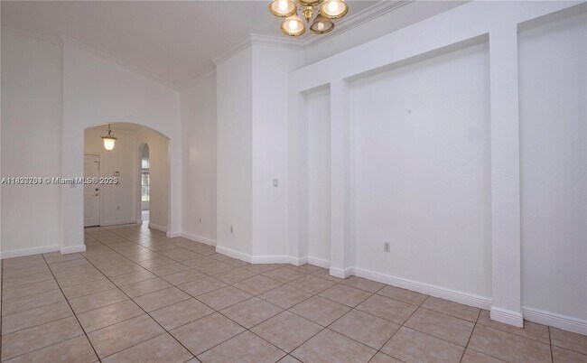 Foto del edificio - 4949 SW 134th Ave