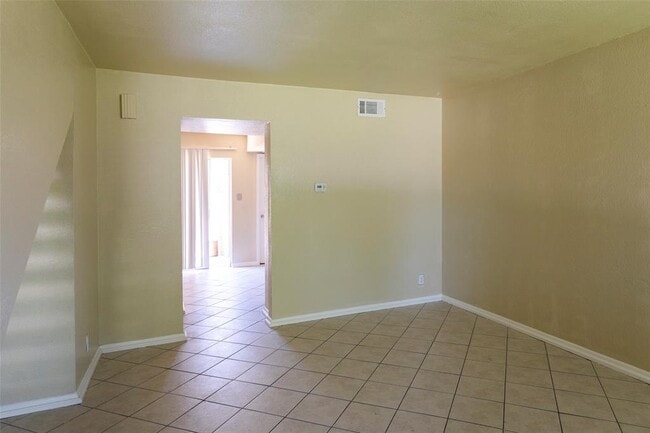 Building Photo - 8809 Dawnridge Cir