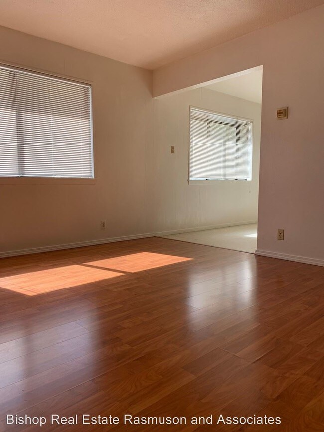 Foto del edificio - 287 E Elm St