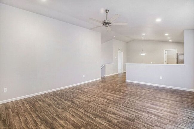 Building Photo - 577 Cygnet Lake Dr