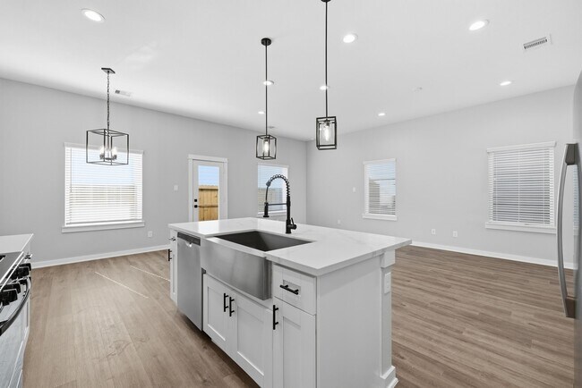 Foto del edificio - 412 Stonework Garden Ln