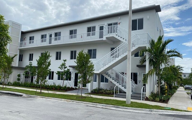 Foto principal - 6425 NW 103rd Pl