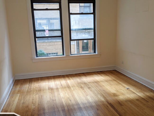 Foto del edificio - 2651 N Spaulding Ave