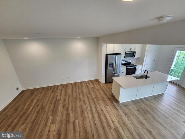Foto del edificio - 517 Hillsdale Pl