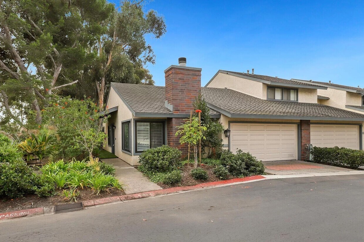 8151 Caminito Sonoma, La Jolla, CA 92037 Condo for Rent in La Jolla