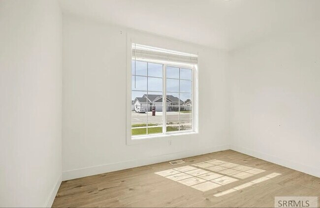 Foto del edificio - 2850 Sable Chase Rd