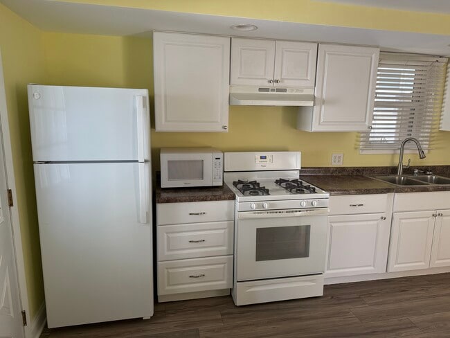 Foto del edificio - 6505 W 83rd St