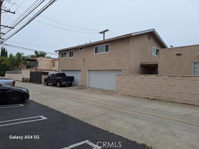 Primary Photo - 1064 Davis Ave