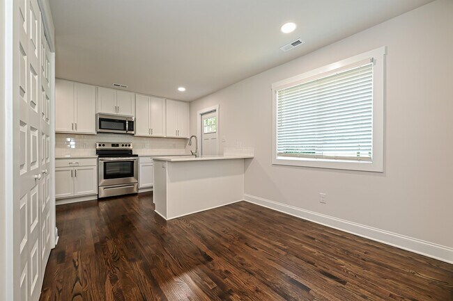 Foto del edificio - 3460 Washburn Ave
