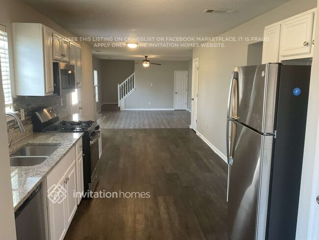 Foto del edificio - 6813 Fireside Ln