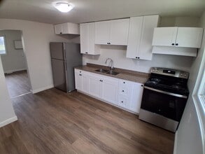 Building Photo - Townhomes of Forest Glade