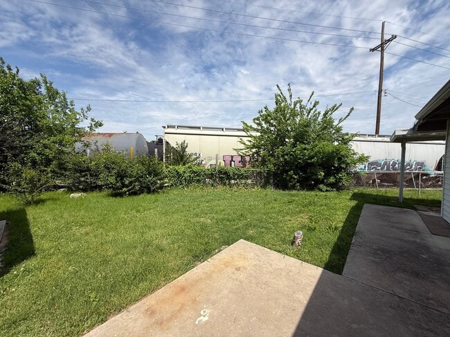 Building Photo - Sapulpa 3 bedroom 2 Bath