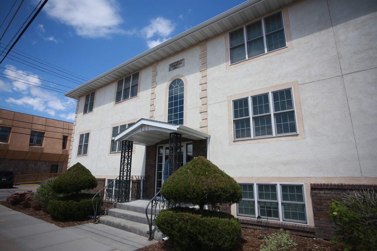 111 W 17th St, Scottsbluff, NE 69361 Apartments in Scottsbluff, NE