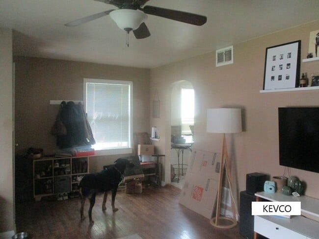 Building Photo - Bungalow with Fenced Yard + Walking Distan...
