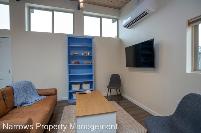 Building Photo - 1 br, 1 bath House - 8432 #B S 18th street