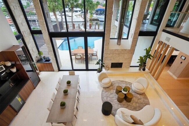 Foto del edificio - 3343 NE 166th St