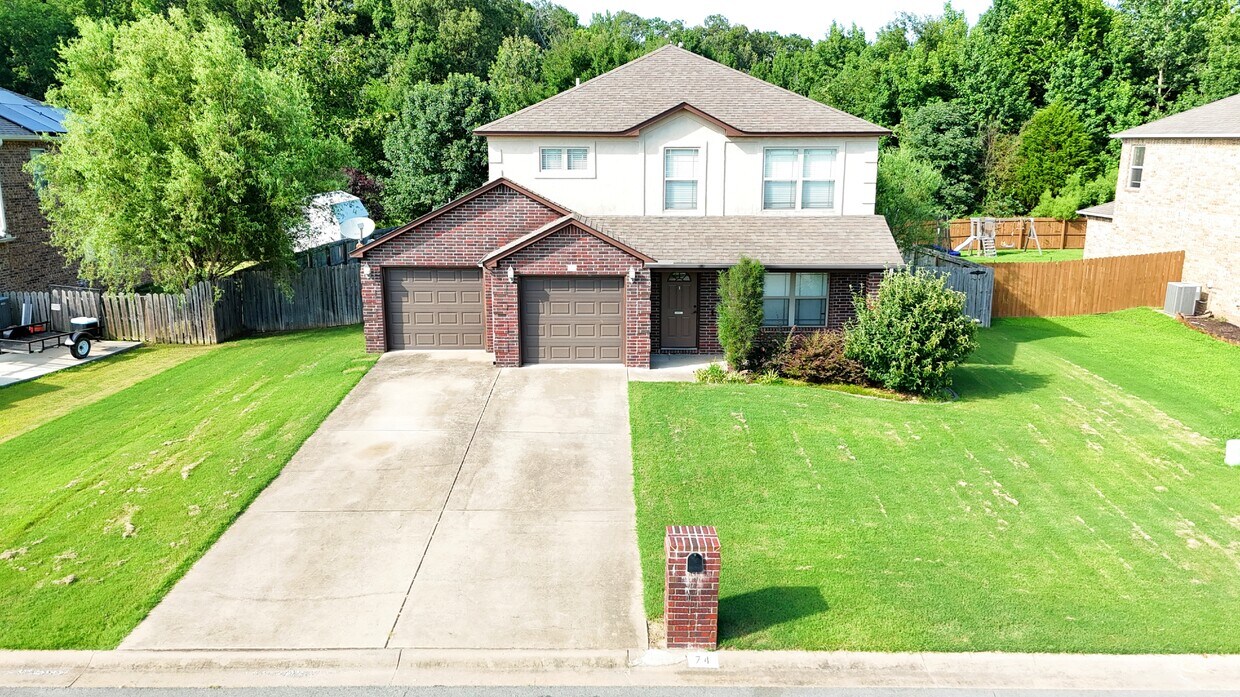 Foto principal - 74 Earnhardt Cir