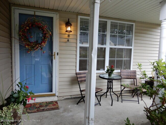 Foto del edificio - 597 Woodbine Ln