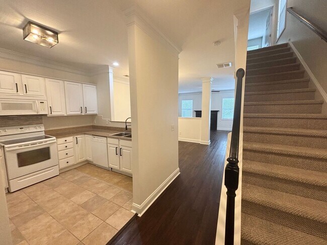 Foto del edificio - 2 Bedroom 2 1/2 Bath Townhome