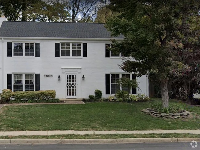 Building Photo - 1803 Great Falls St