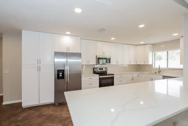 Foto del edificio - 9313 Pebble Creek Dr