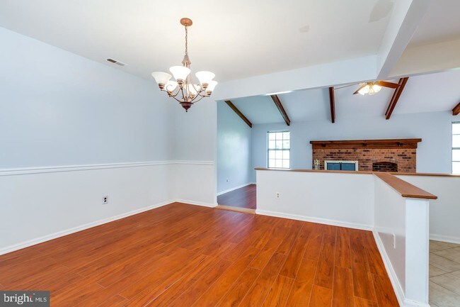 Building Photo - 1302 Jonathan Ln