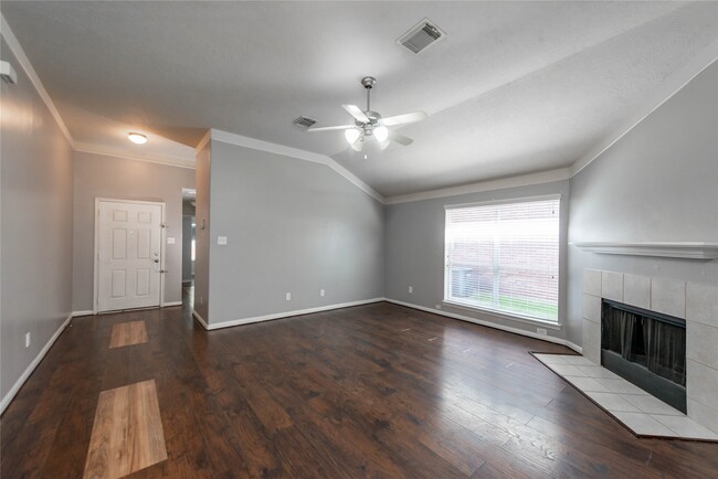 Building Photo - 1915 Lingard Park Ct