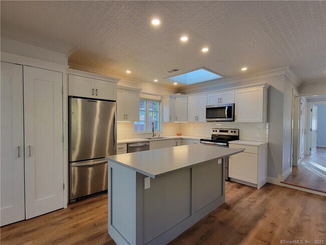 Building Photo - 17 Wilton Rd W