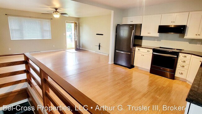 Foto del edificio - 3 br, 2 bath House - 1313 Airport Blvd