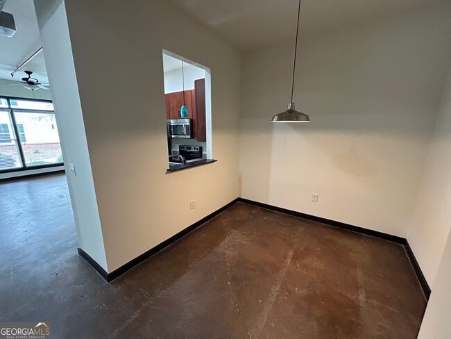 Building Photo - 250 Martha Dr