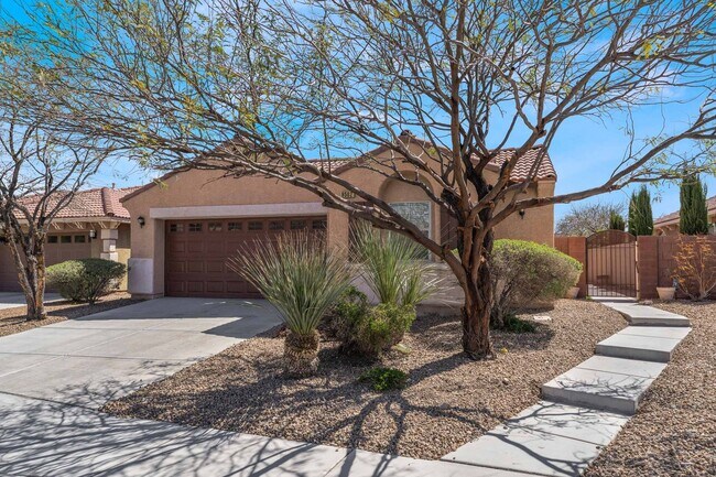 Foto del edificio - Gorgeous Mountains Edge Pool Home For Rent !