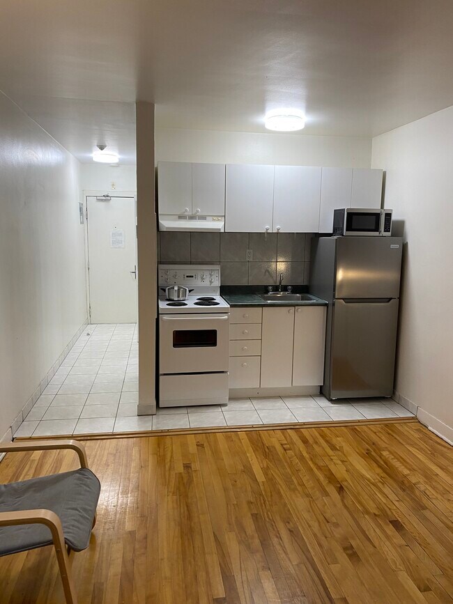 Photo du bâtiment - 3466 Aylmer