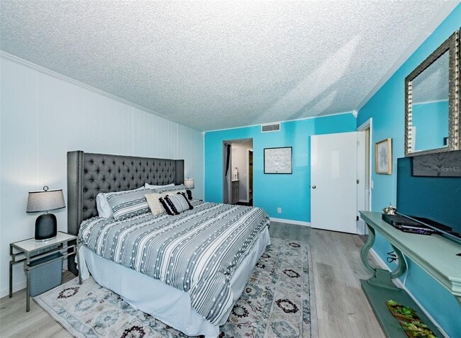 Building Photo - 6295 Bahia Del Mar Cir
