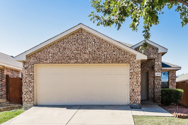 Building Photo - 4031 Ridgetop Dr