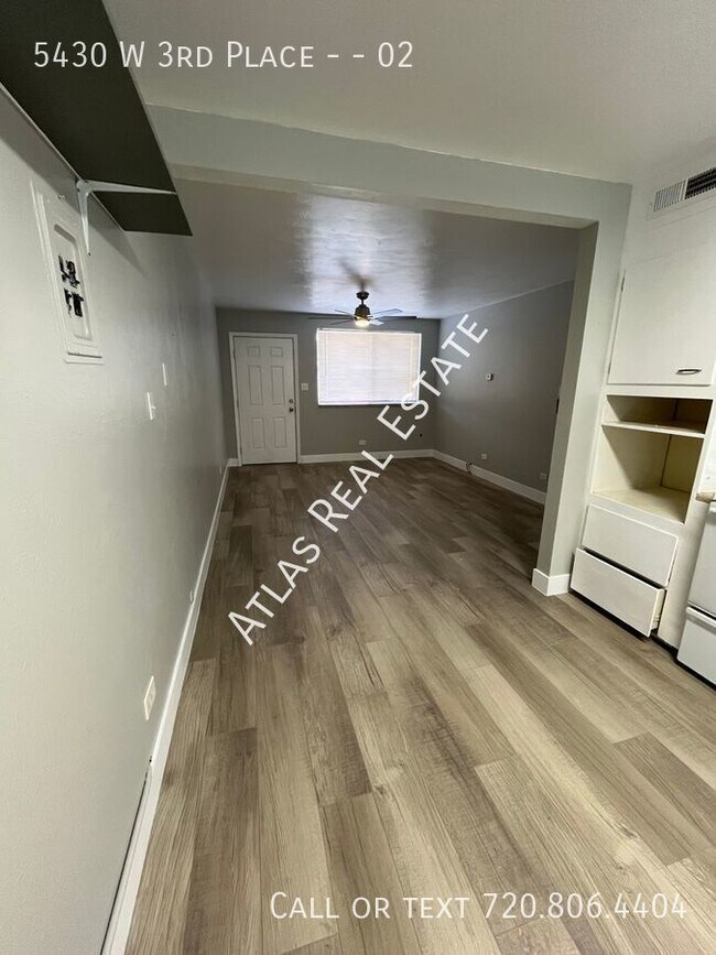 Building Photo - Cozy 2 bed, 1 bath for rent! Washer and Dr...
