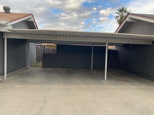 Building Photo - 1034 Kaweah St