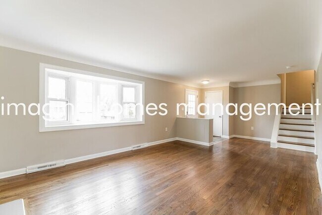 Foto del edificio - 1645 Barnsdale Ct