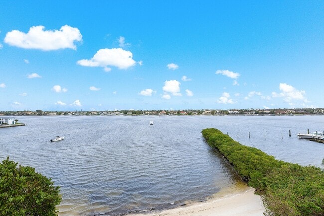 Foto del edificio - 900 Scotia Dr