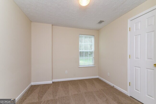 Foto del edificio - 9670 Crestview Terrace