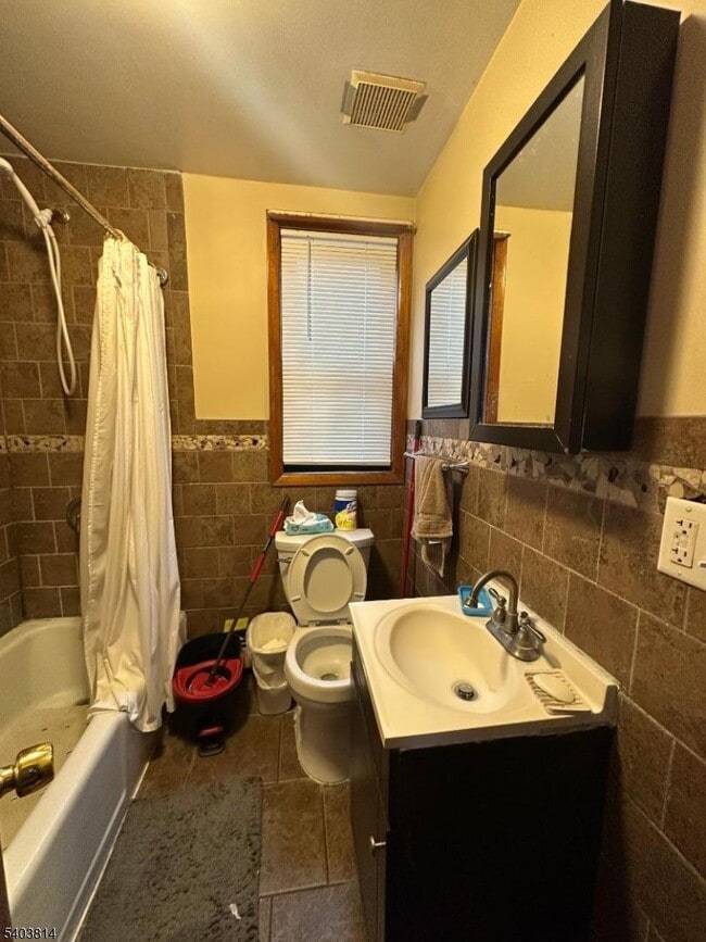 Building Photo - 412 Banta Ave